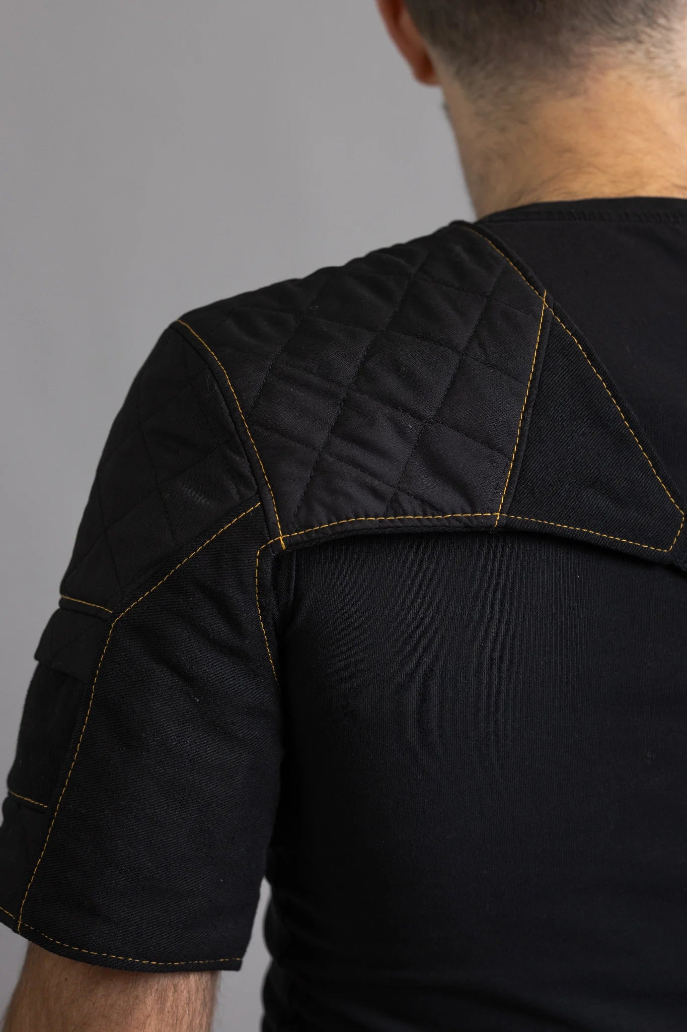 Battle Sleeve - Gilded Carbon [Unifit]