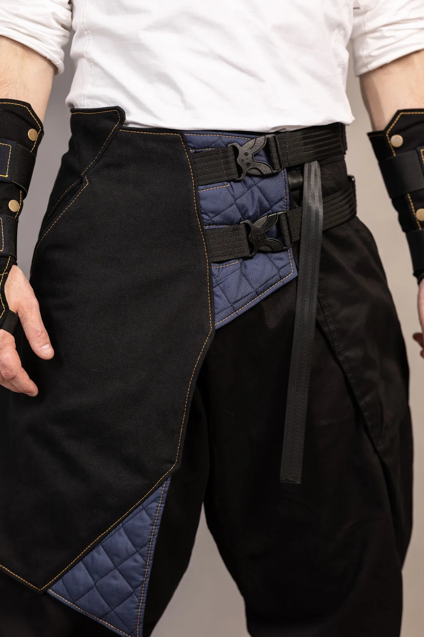 Battle Tasset - Gilded Onyx [Unifit]