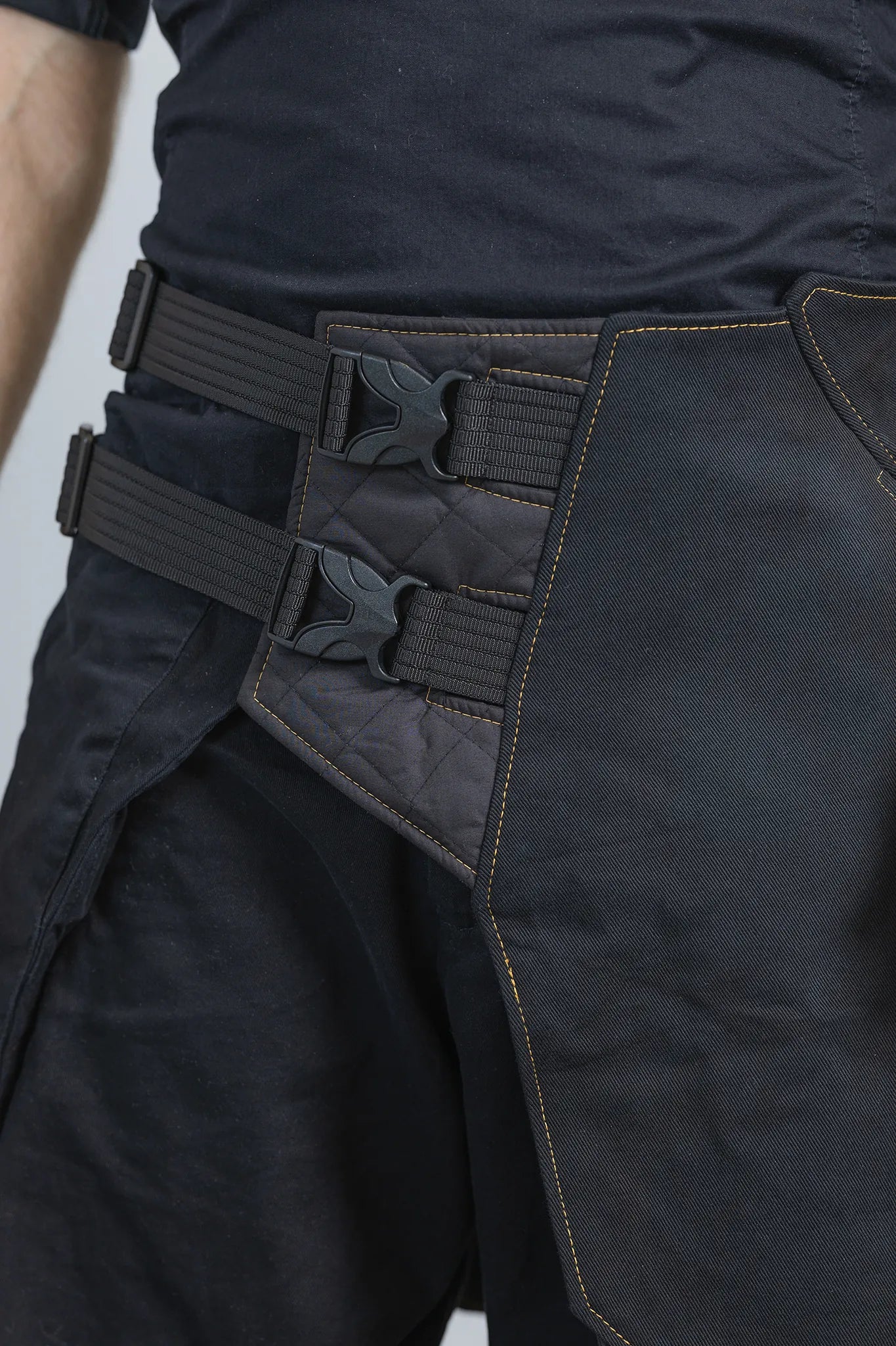 Battle Tasset - Gilded Carbon [Unifit]