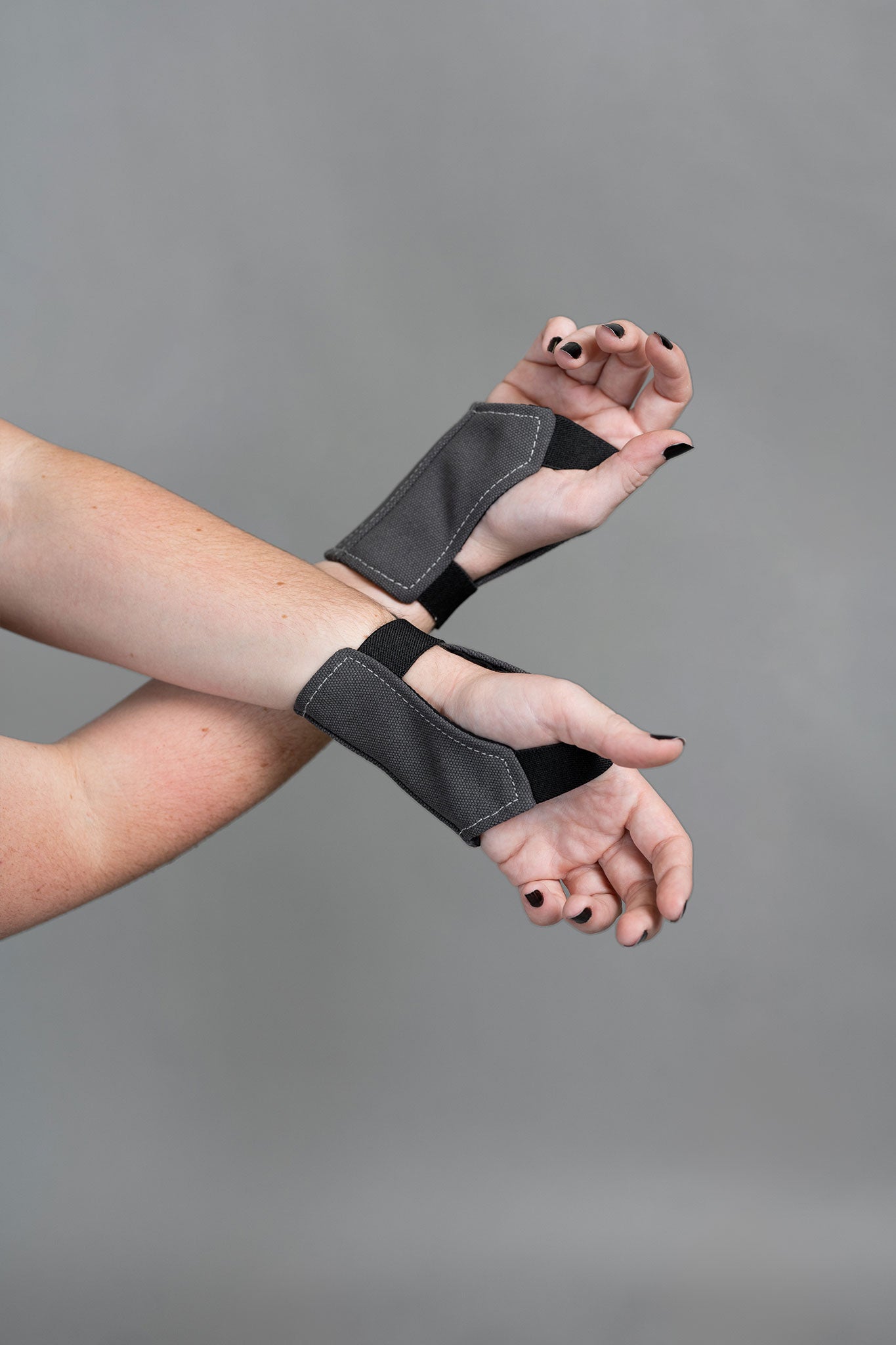 Vanguard Bracers - Ash [Unifit]