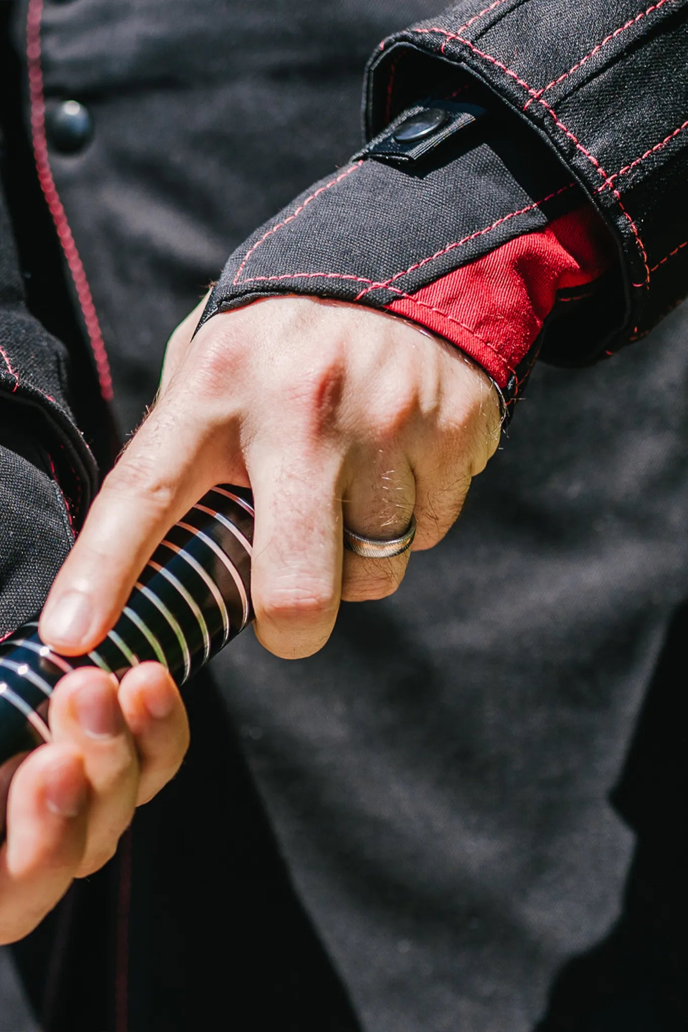 Vanguard Bracers - Black Garnet [Unifit]