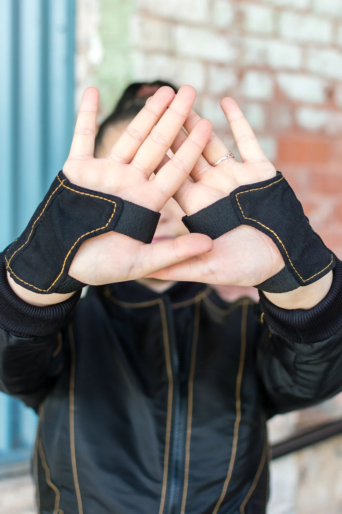 Vanguard Bracers - Gilded Carbon [Unifit]