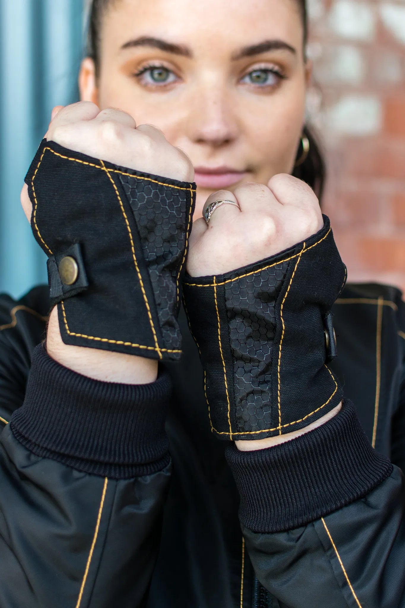 Vanguard Bracers - Gilded Carbon [Unifit]